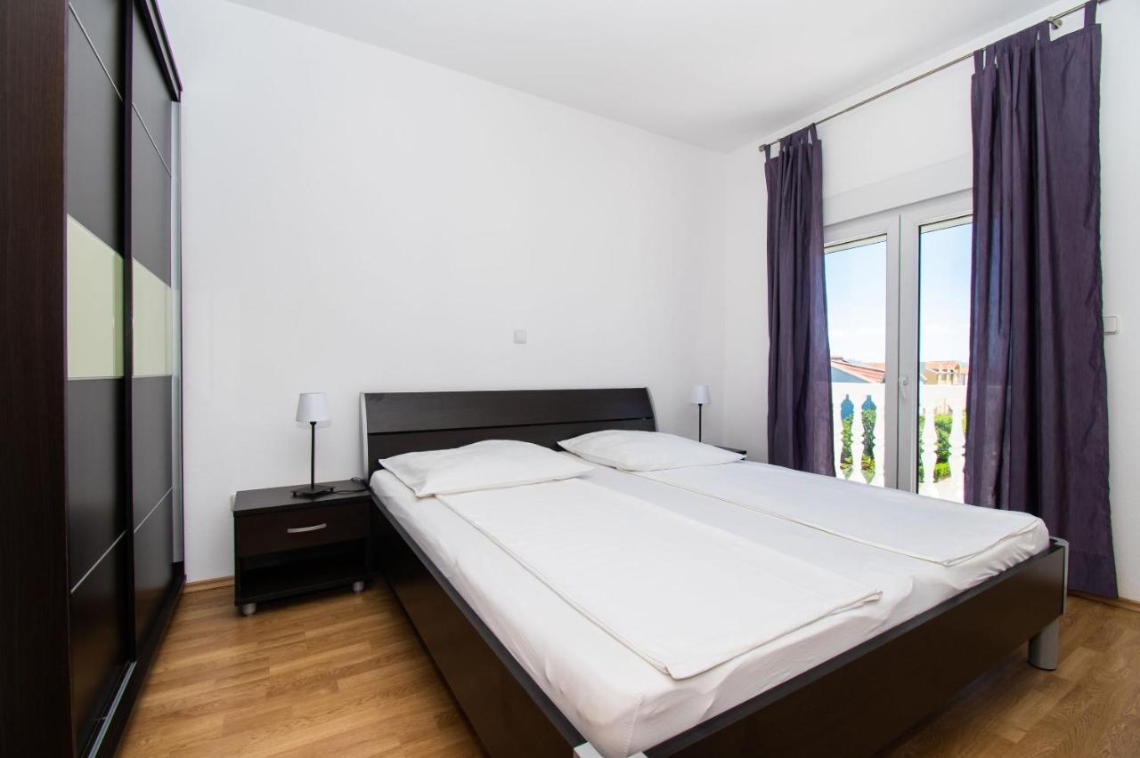 Apartments Kendes โวดีเซ ภายนอก รูปภาพ