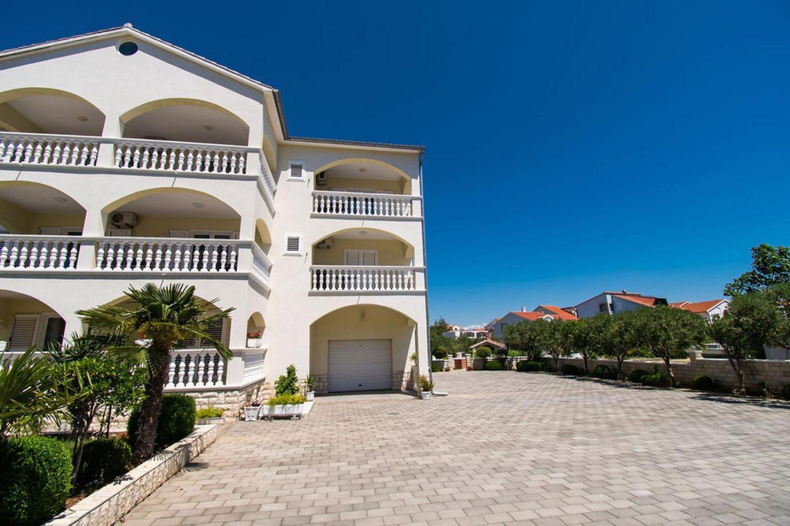Apartments Kendes โวดีเซ ภายนอก รูปภาพ
