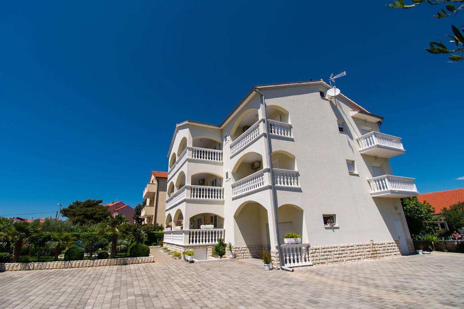 Apartments Kendes โวดีเซ ภายนอก รูปภาพ
